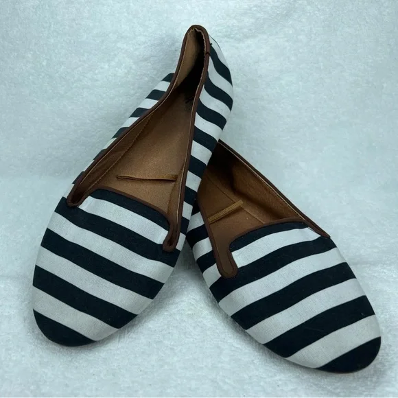 H&M, black and white striped flats - Picture 4 of 4